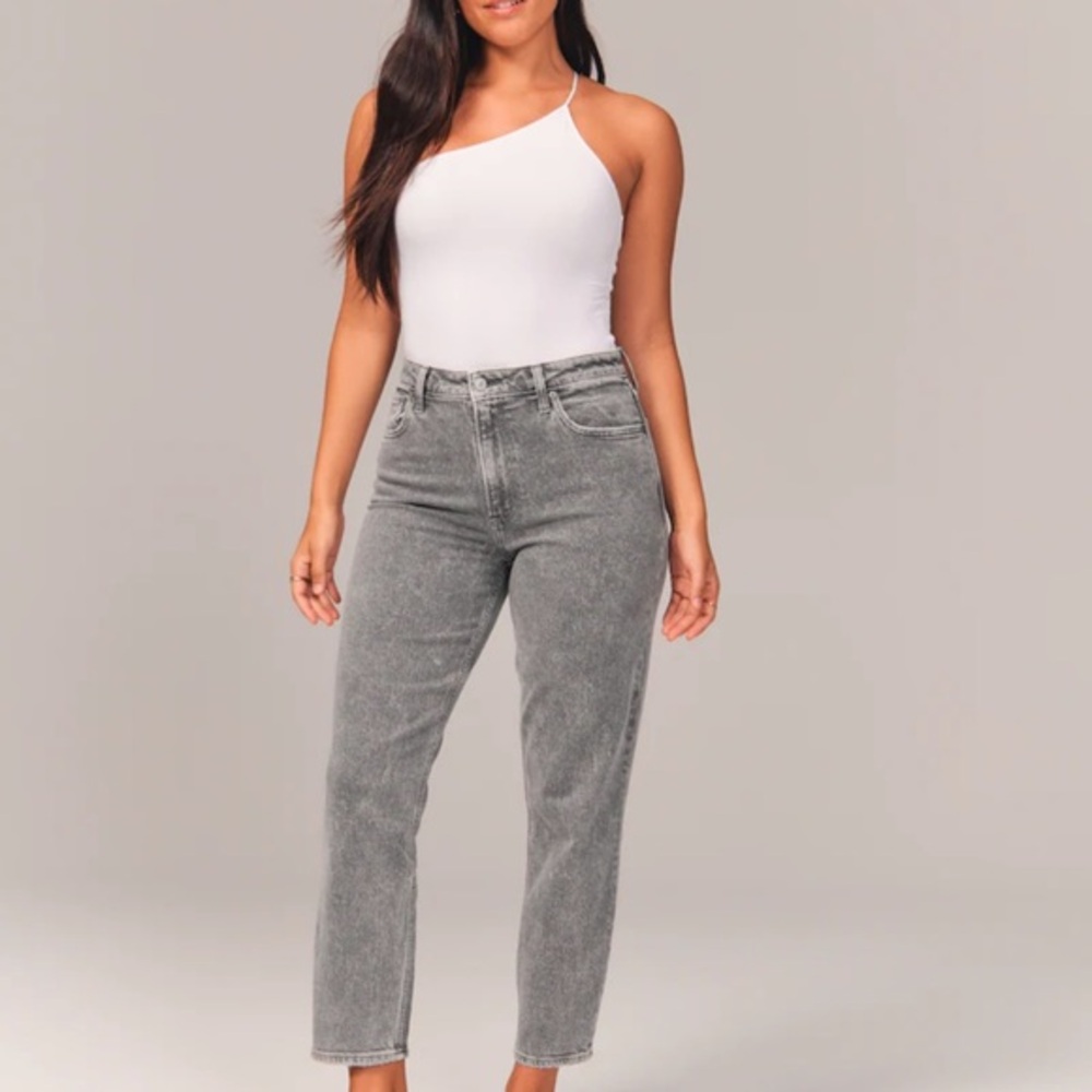 ABERCROMBIE & FITCH MOM HIGH RISE SIZE 26 GRAY